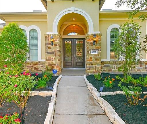 3rd image of 2614 Sentry Oak Way