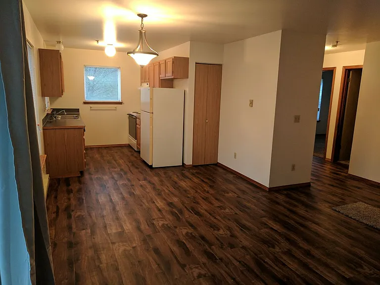 Millwood Park Apartments — Photo 9
