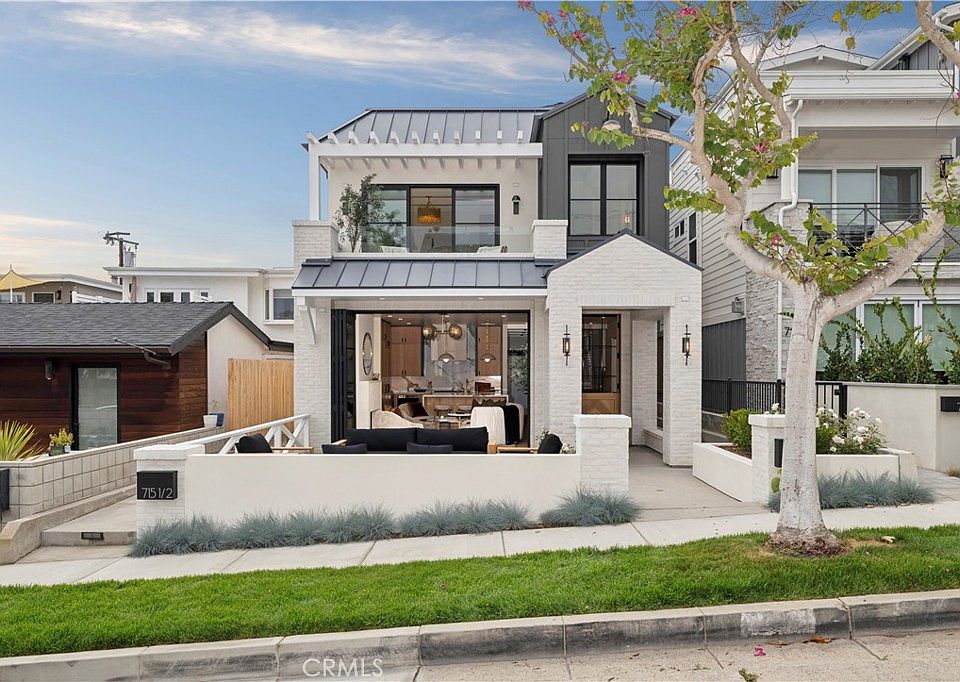 1st image of 715 Poinsettia Ave