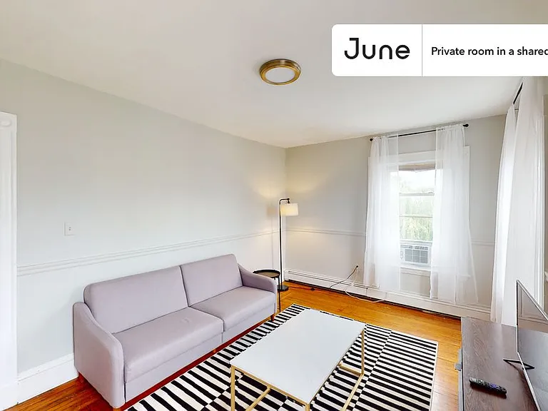 76 Easton St #A — Photo 5