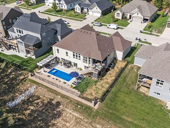 4th image of 522 Long Creek Dr