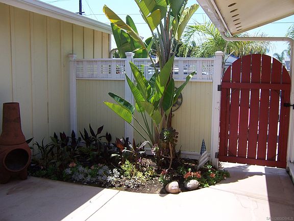 4th image of 6002 Chateau Dr