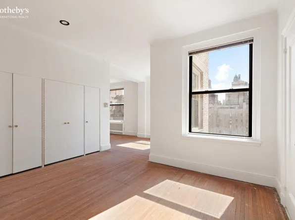 920 5th Avenue image 21 of 23