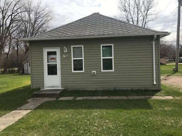 206 3rd St NE, Twin Valley, MN 56584