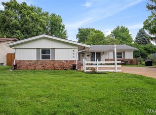 573 Coach Light Ln, Hazelwood, MO 63042