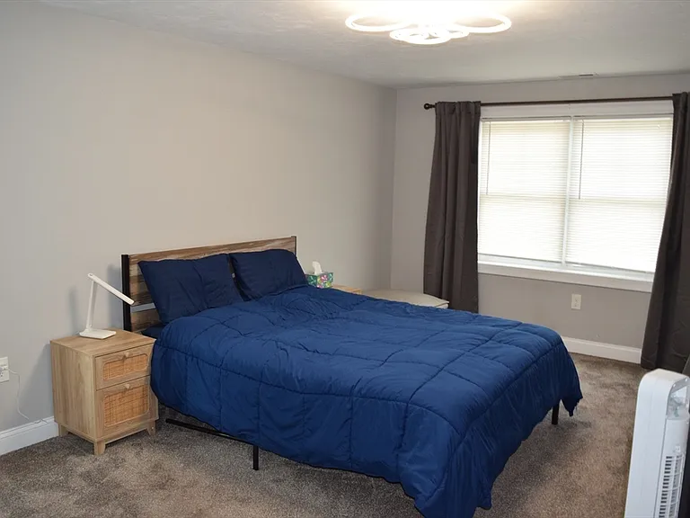 142 Grove Ave — Photo 17