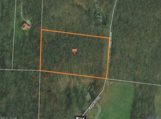 Ridge Rd NW, Bolivar, OH 44612