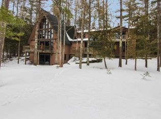 12535 Meanderline Rd, Charlevoix, MI 49720