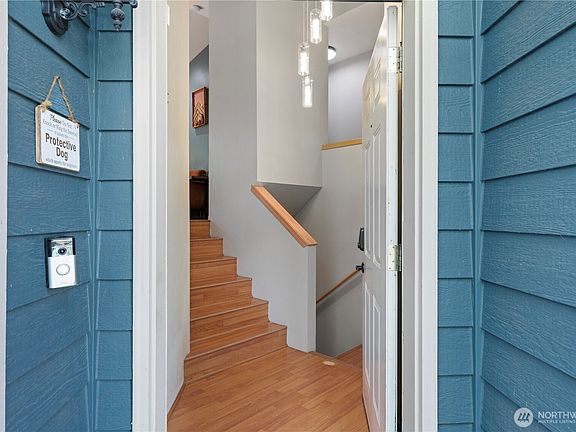 3rd image of 6352 24th Avenue SW