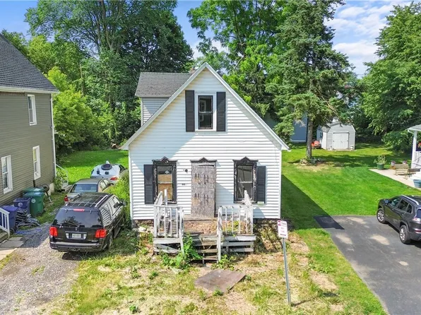 446 Elmwood Ave, Niagara Falls, NY 14301