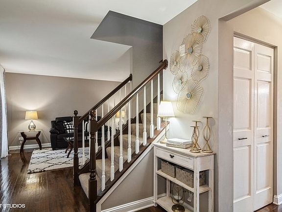 3rd image of 7301 Southworth Cir