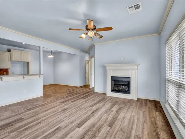 13823 Oxford Dr, Edmond, OK 73013