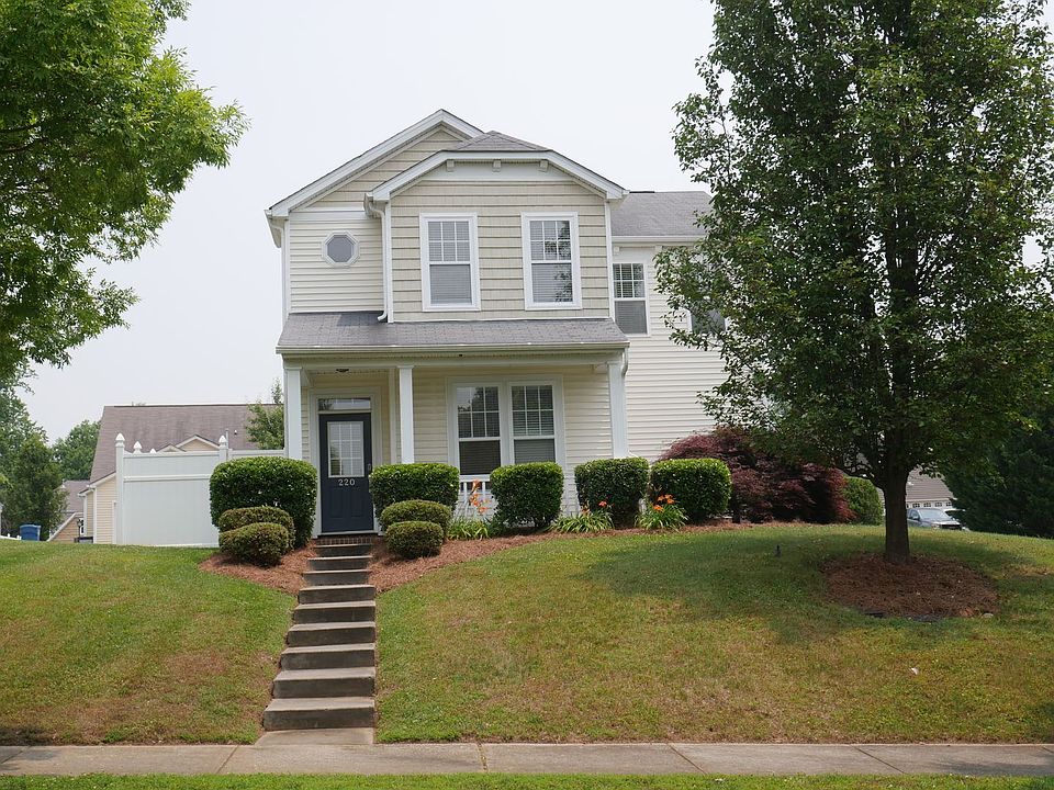 2nd image of 220 Bridgewater Dr