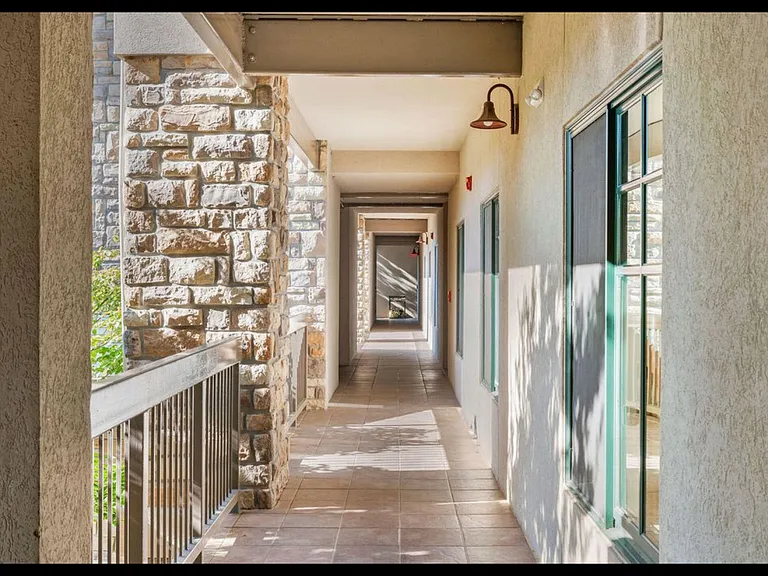 250 Lakewood Dr #5205 — Photo 4