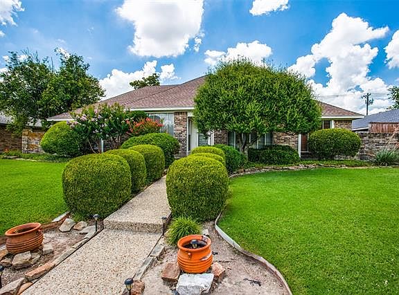2nd image of 2308 Claridge Cir