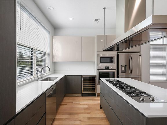 5th image of 4904 Lexington Ct