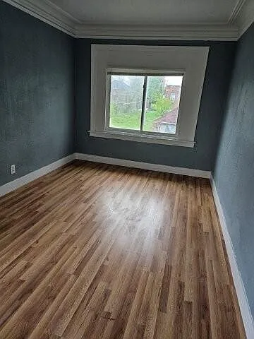2417 W Grand St — Photo 5