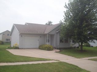 85 Hawthorne Pl, North Liberty, IA 52317