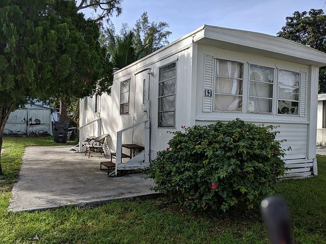2nd image of 63 Ferne Ln #63