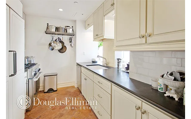 Rented by Douglas Elliman | media 25