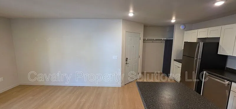 Studio, 1.0 bath, 620 sqft, $1,300 — Photo 3