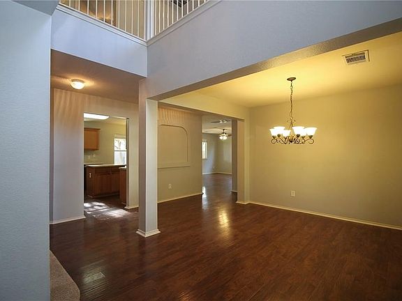4th image of 3305 Saint Genevieve Dr