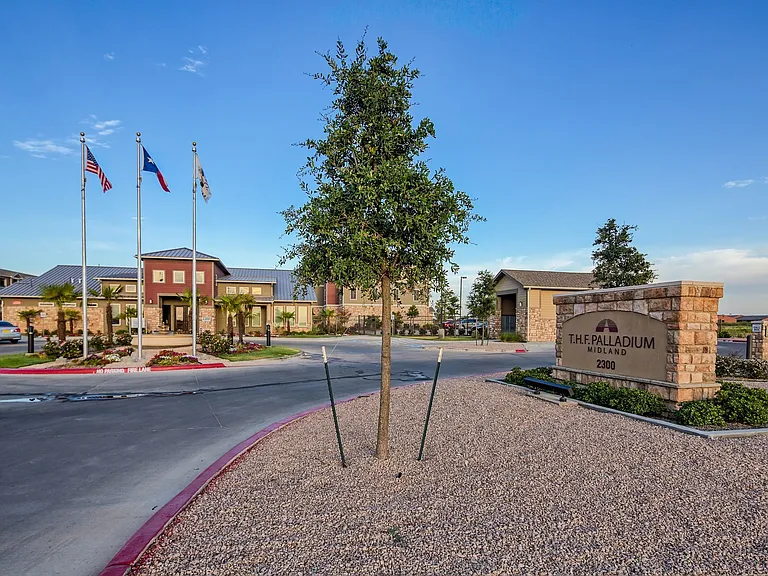 Palladium Midland Apartments — Photo 7