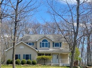 2450 Horseshoe Dr, East Stroudsburg, PA 18301