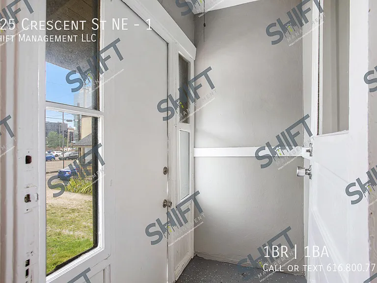 325 Crescent St NE #1 — Photo 9