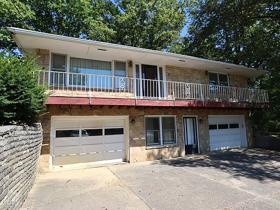 3rd image of 1145 Gloria St