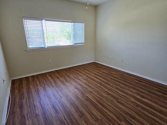2nd image of 73-1106 Nuuanu Pl #H-102