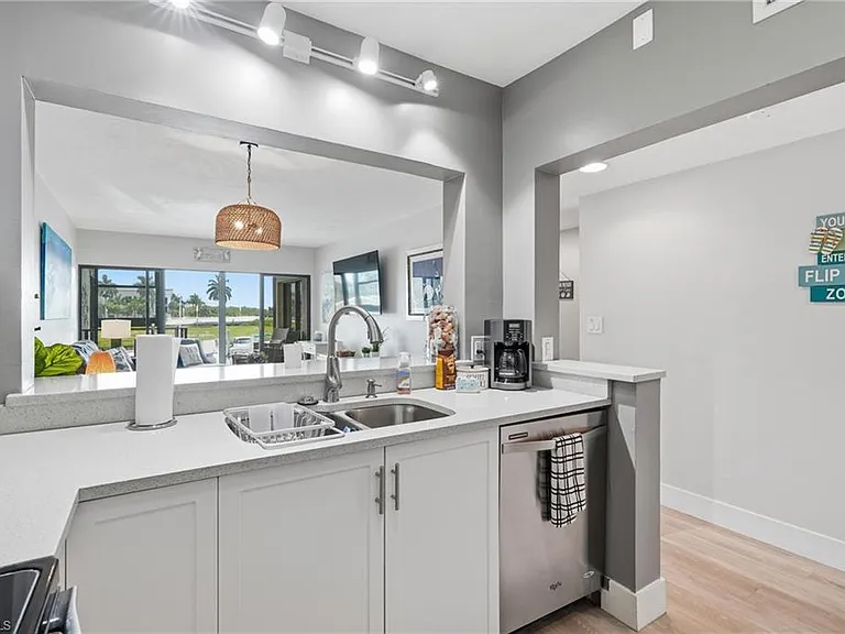 803 River Point Dr #107B — Photo 21