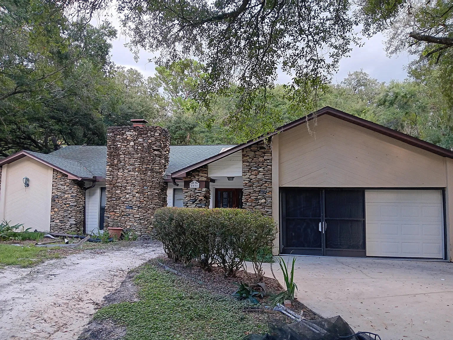 3 bed, 1728 sqft, $2,150 — Photo 1