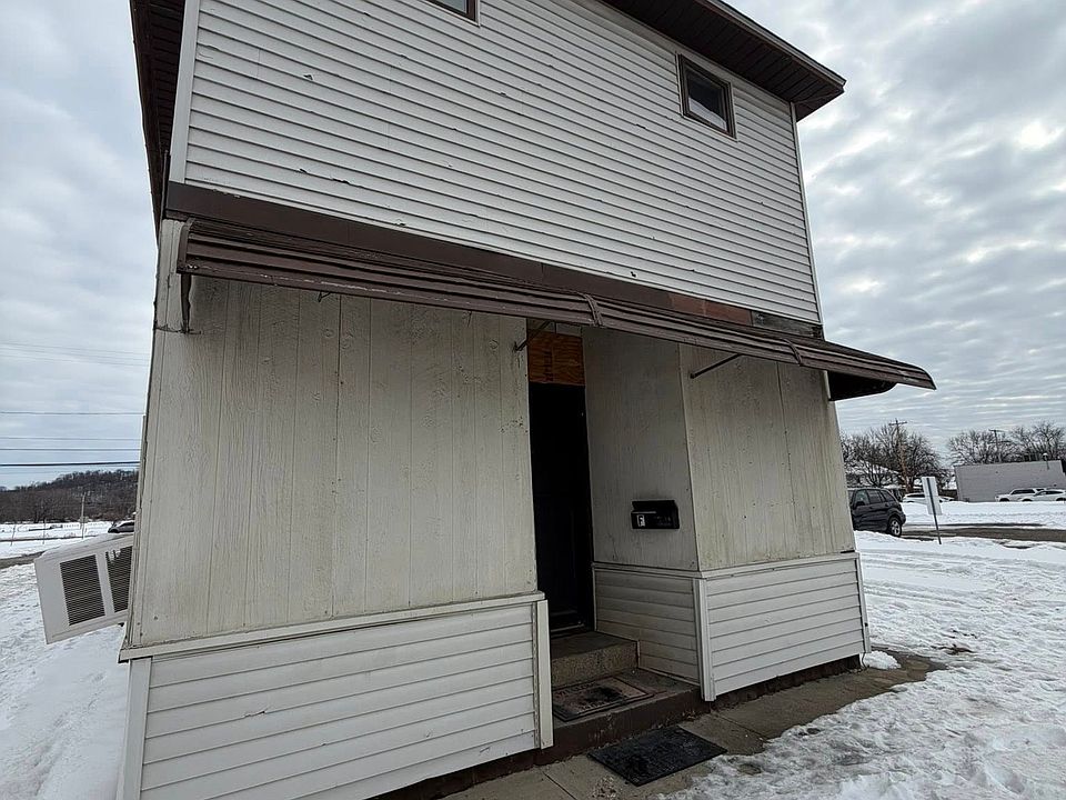 1st image of 1340 Linden Ave #F