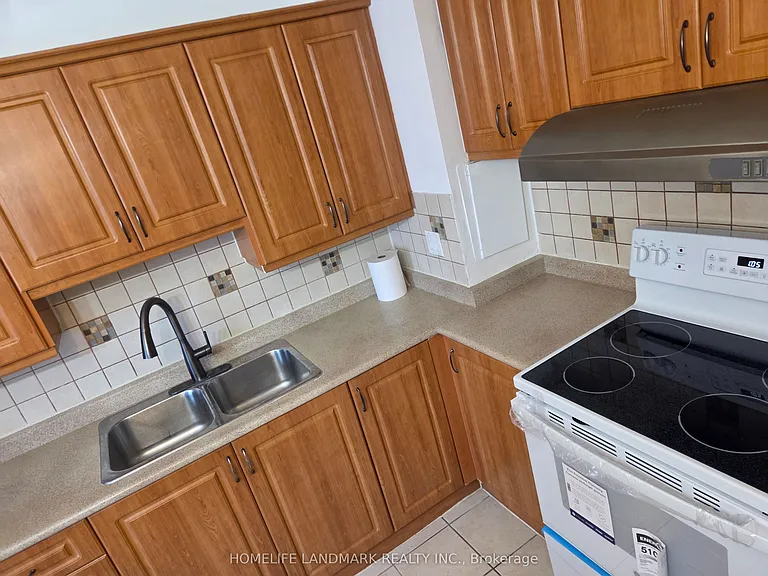 100 Leeward Glenway #301 — Photo 10