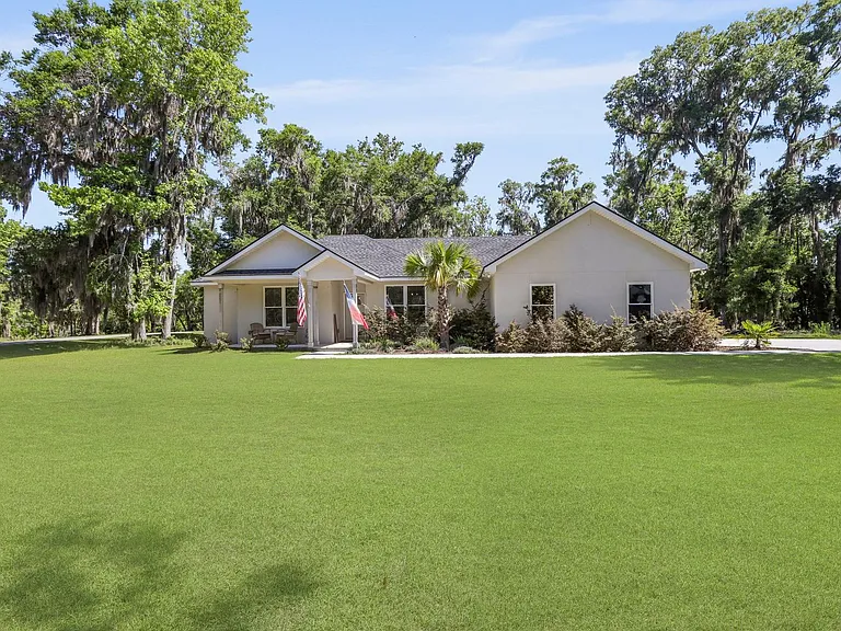 1003 Dolphin Ct NE — Photo 4