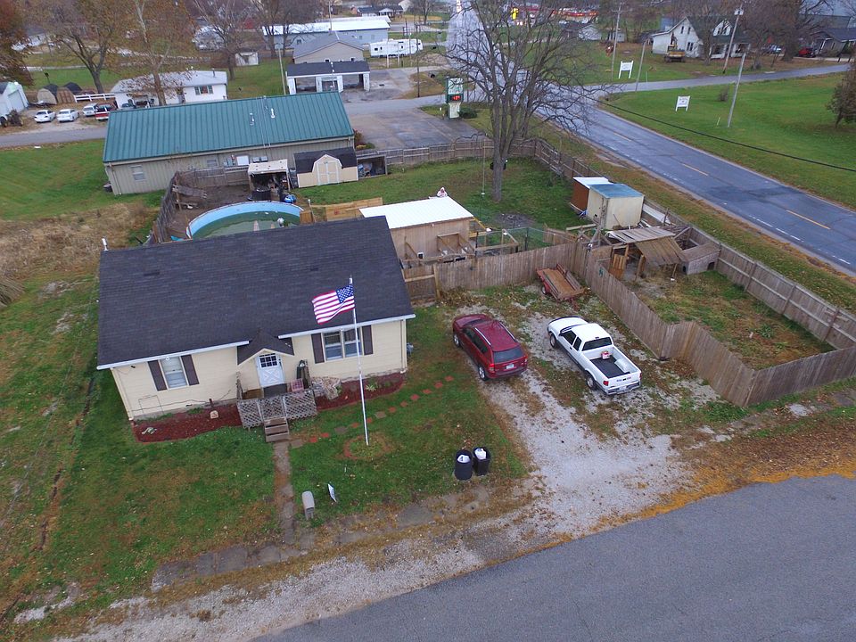 1st image of 208 S Park St