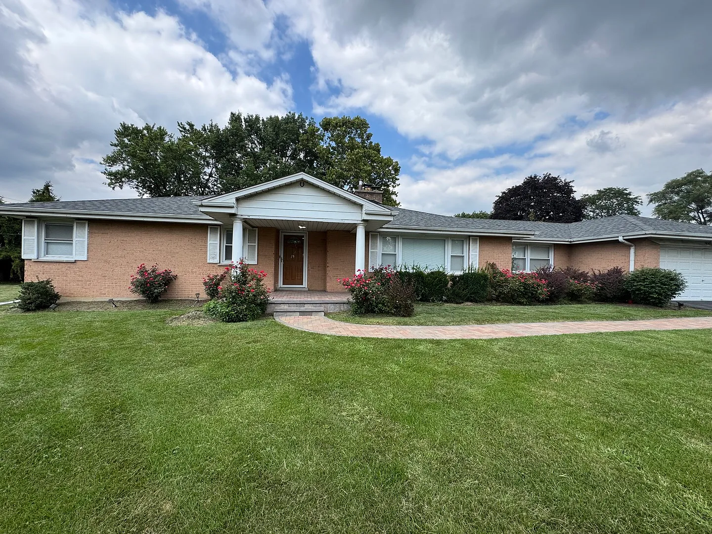 5 bed, 1943 sqft, $3,450 — Photo 1
