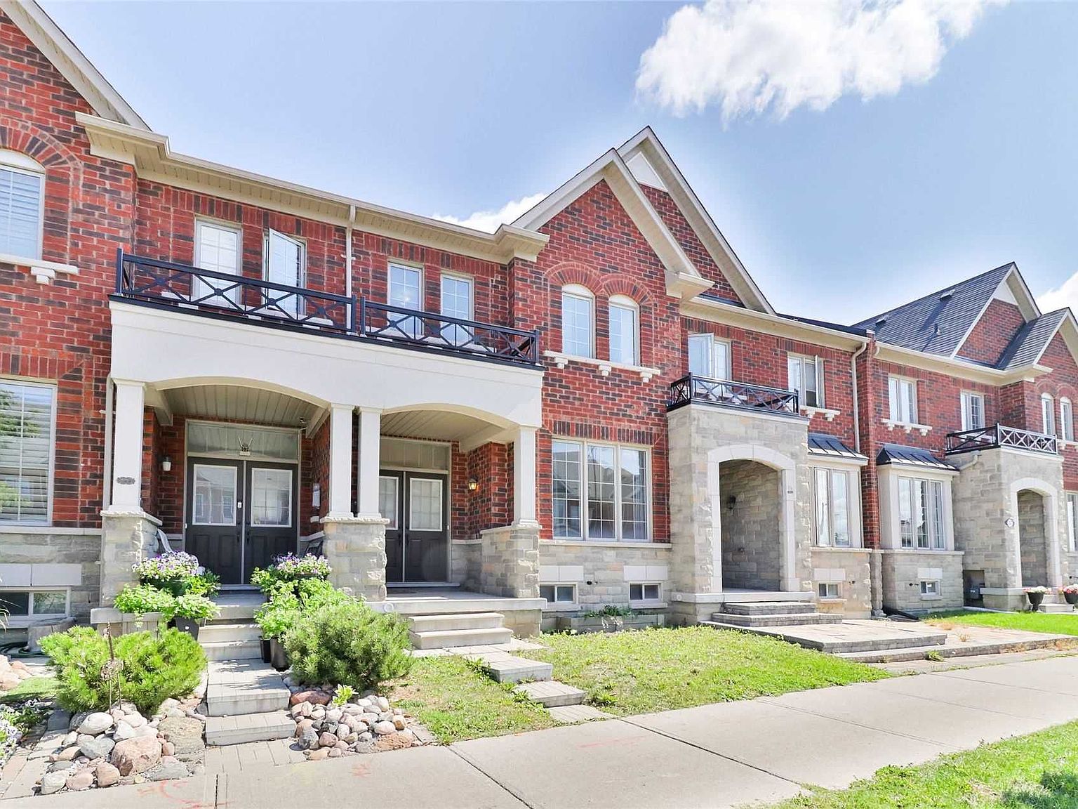 161 Harbord St, Markham, ON L6C 0W9 | Zillow