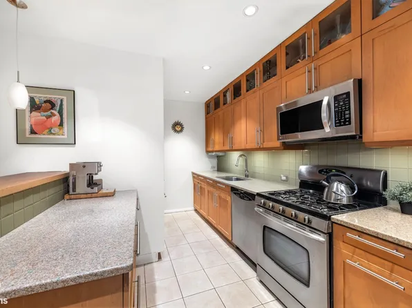 305 West 98th Street image 6 of 12