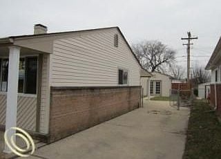 3rd image of 14731 Balsam St