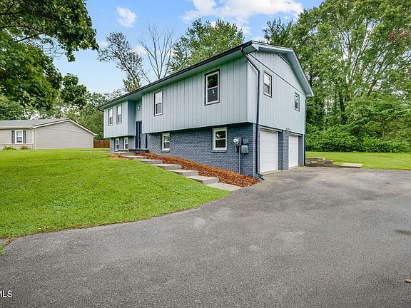 3rd image of 101 Canterbury Ln
