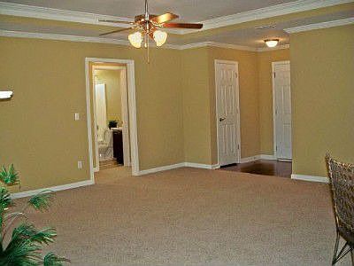 5th image of 214 Laurel Woods Dr