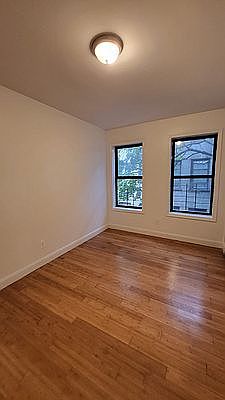 2nd image of 325 E 21st St #E4e