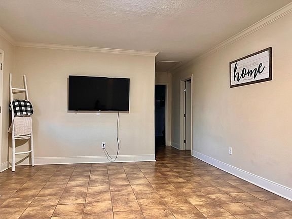 3rd image of 201 Lakewood Dr