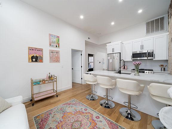 2nd image of 25 Corbin Ave APT 4