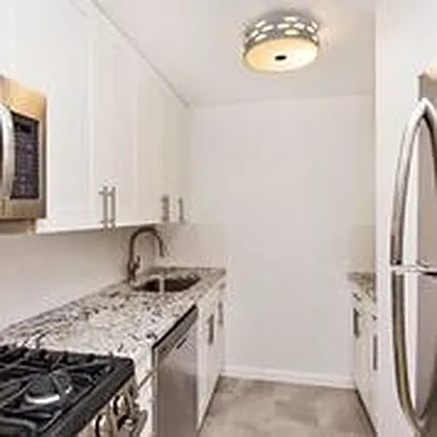 Rented by Keller Williams NYC | media 20