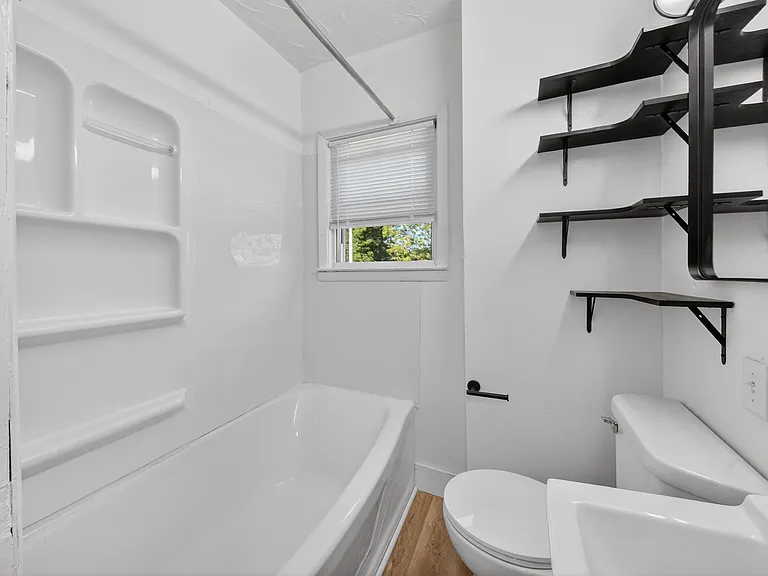 511 Brown St — Photo 30