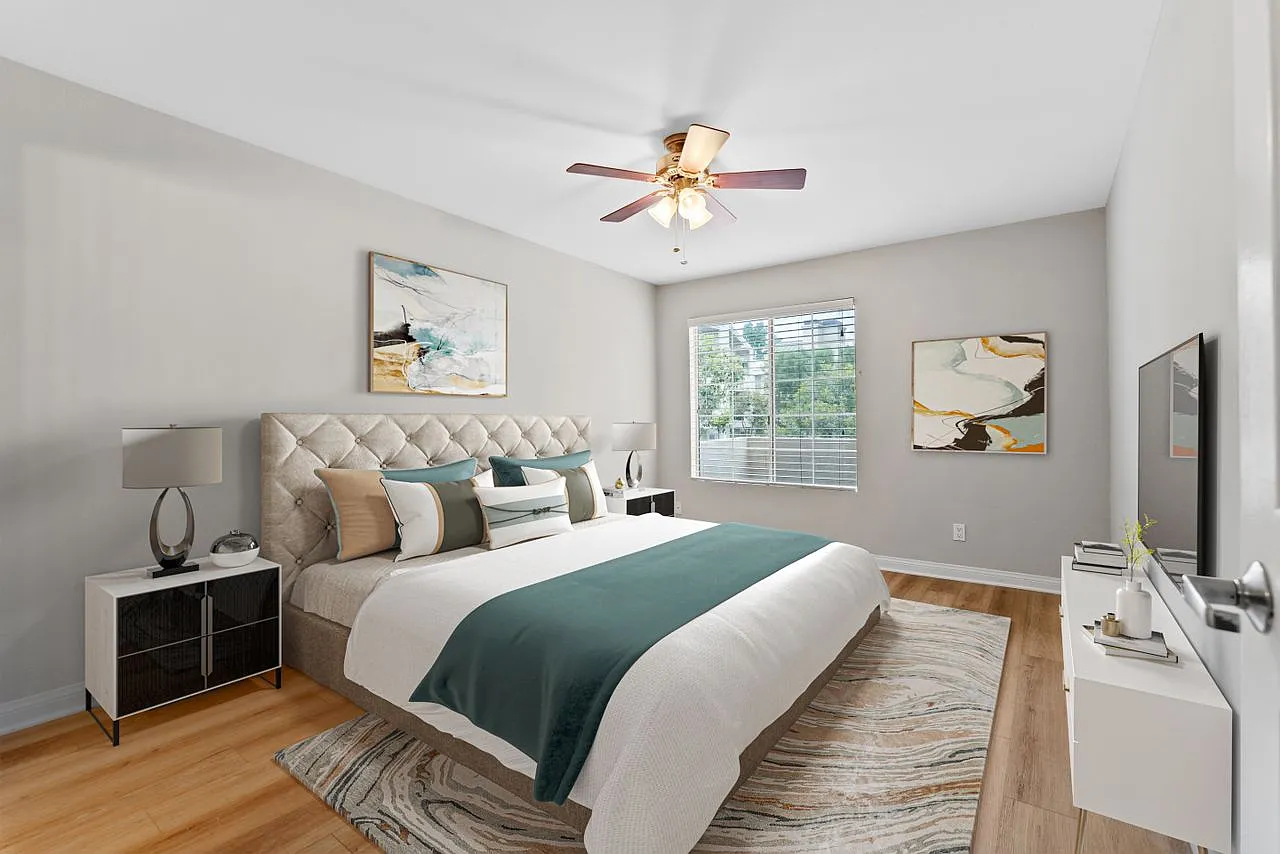 2 bed, 920 sqft, $3,150 — Photo 1