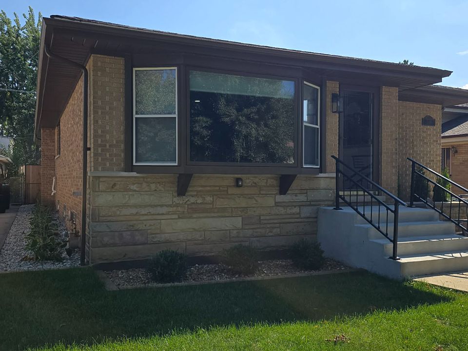 1st image of 7039 N Ottawa Ave